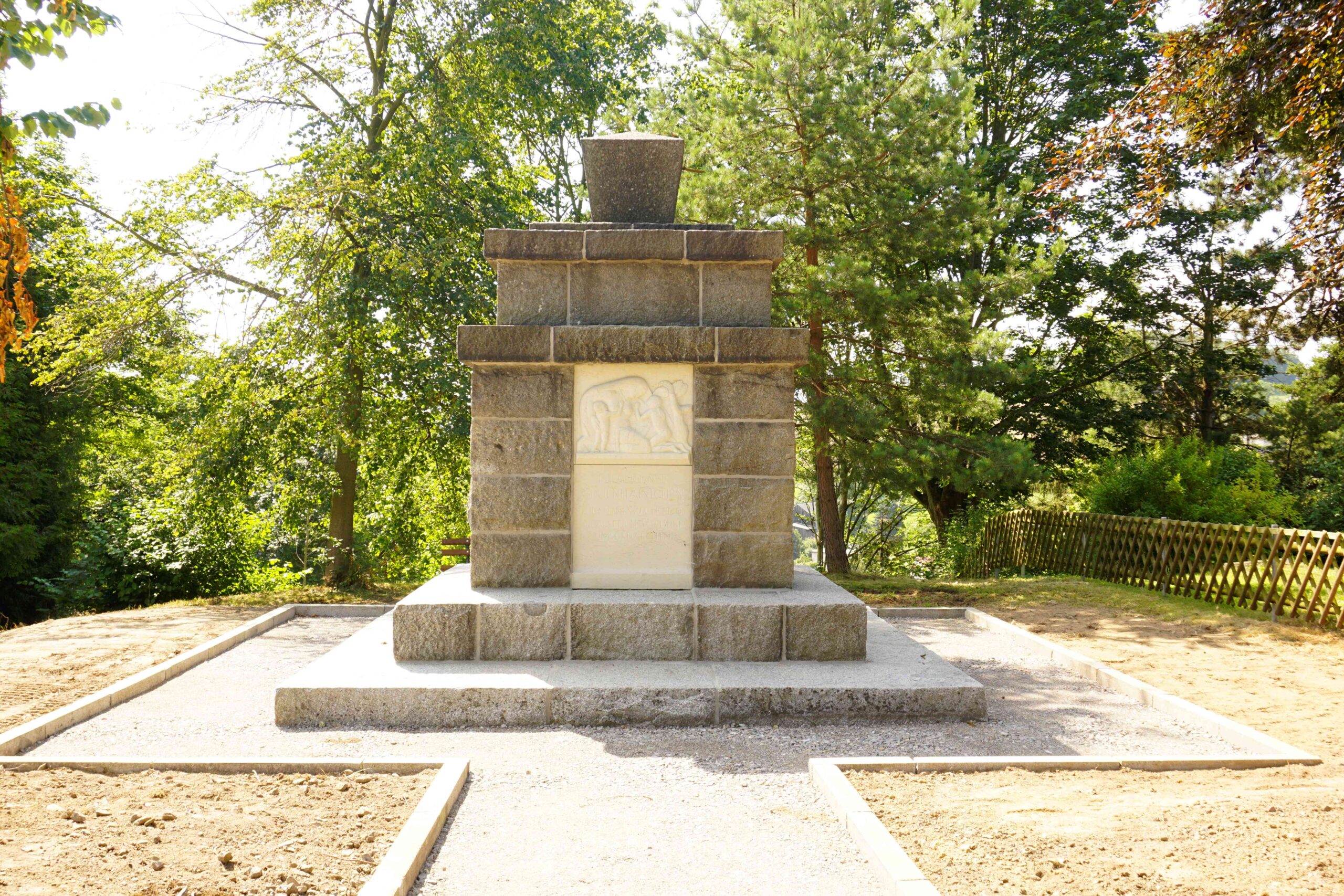 Neu-Weihe des Denkmals in Grünhainichen am 16.08.2024